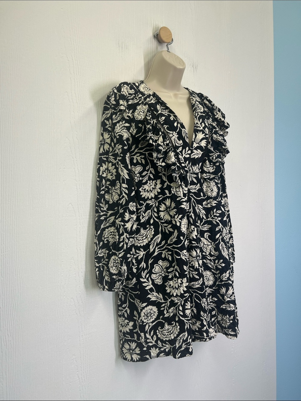 Zara - White Floral Print Black Ruffle Long Sleeve Boho Mini Dress Size Small - Picture 3 of 10